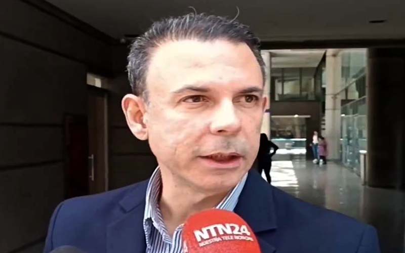 Roberto Enríquez Edmundo González