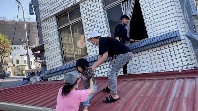 Al menos 7 personas muertas y más de 700 heridas tras un terremoto de magnitud 7,4 en Taiwán
