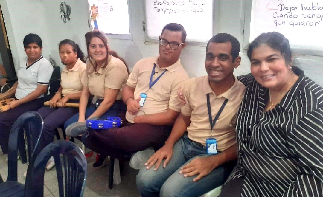 Telbcol abordó en el mes de Educación Especial 