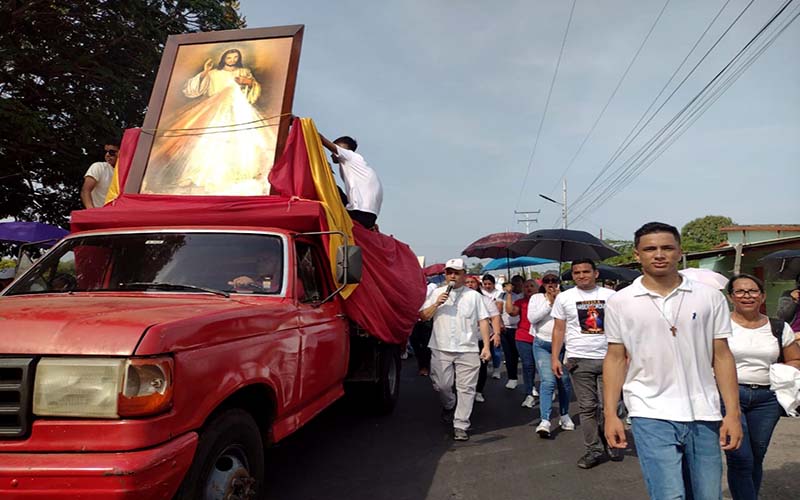 Valmore Rodríguez Divina Misericordia