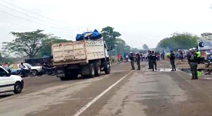 Yukpas arrecian toma en la Villa del Rosario