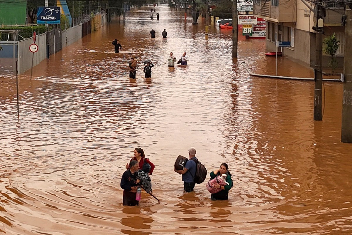 Aumenta a 83 la cifra de muertos en inundaciones de Brasil