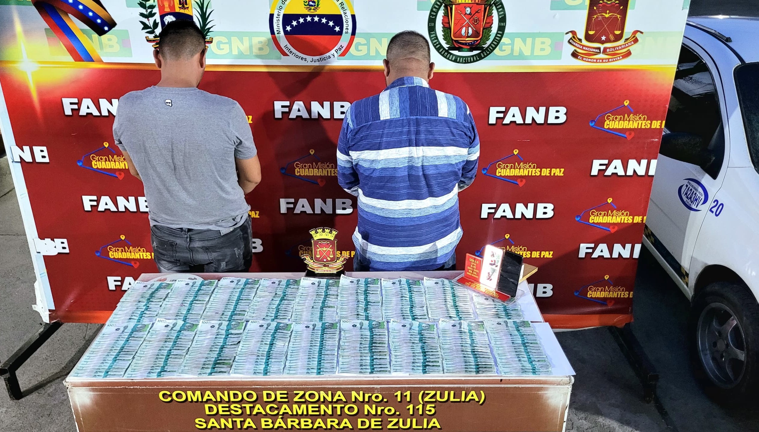 Detenidos 2 sujetos por comercializar armas de guerra