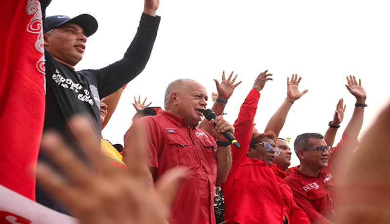 Diosdado Cabello, en Maracaibo se efectuó una inmensa marcha en respaldo al presidente de la República, Nicolás Maduro, y en rechazo al bloqueo económico ilegal, por parte de la Casa Blanca contra Venezuela.