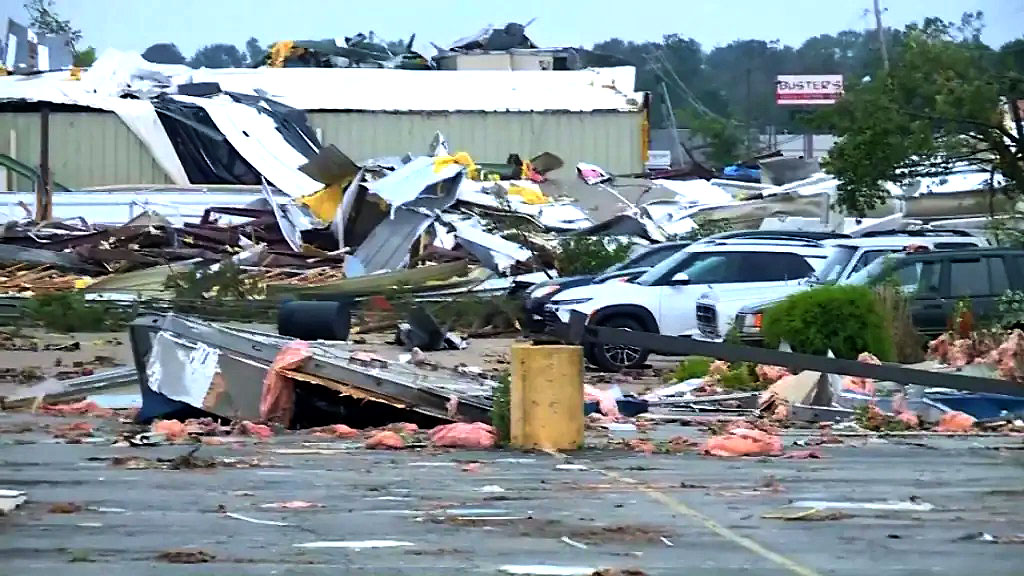 Fuertes tormentas y tornados dejan 19 fallecidos en EE.UU