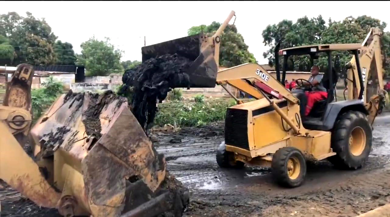 Gobierno nacional limpia 40 cañadas en el Zulia