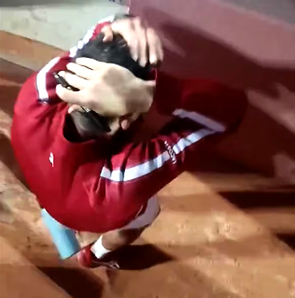 Golpean con una botella a Djokovic