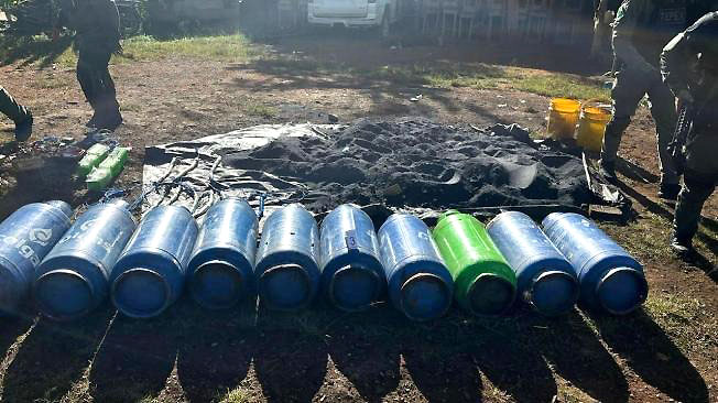 Hallan dos carro-bomba en Colombia