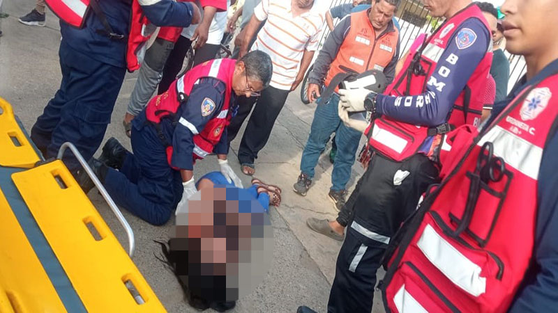 Madre e hijo sufren accidente de tránsito 