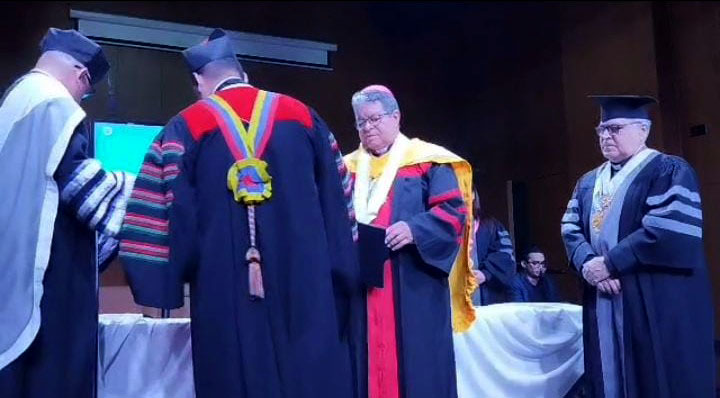 Monseñor Azuaje Doctorados Honoris Causa