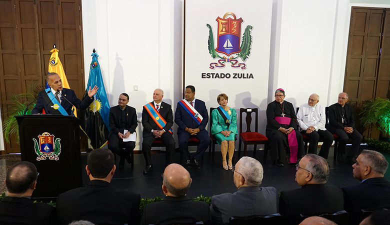Rosales: “Monseñor José Luis Azuaje Ayala es un pastor que guía, enseña y santifica a toda la comunidad”