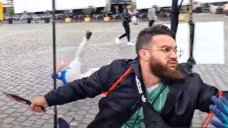 Un hombre atacó con un cuchillo a un activista anti-islam 