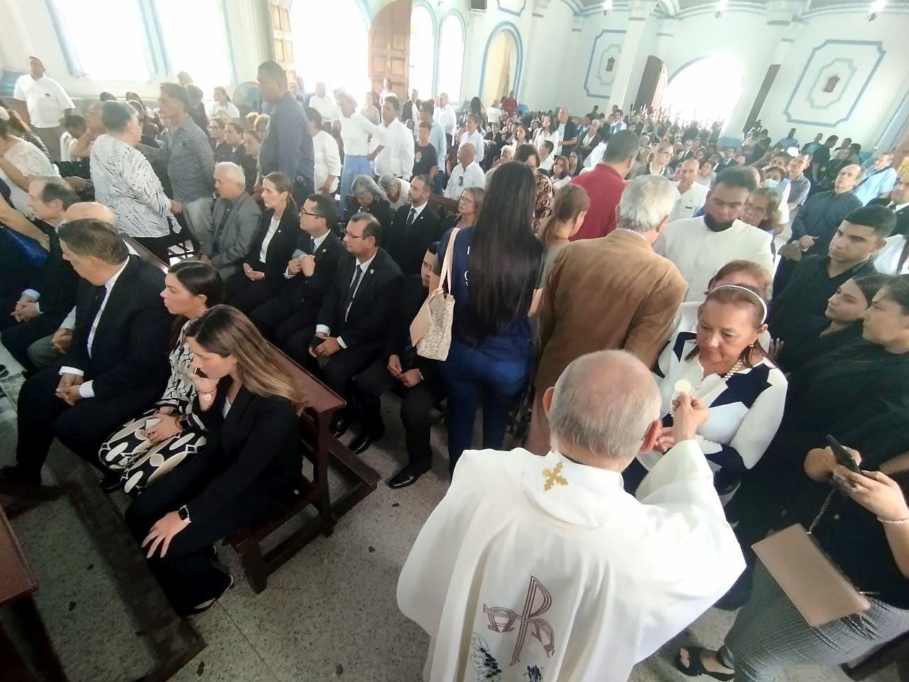 https://diarioelregionaldelzulia.com/restos-de-monsenor-luckert-reposan-en-la-boveda-de-la-iglesia-de-la-asuncion/