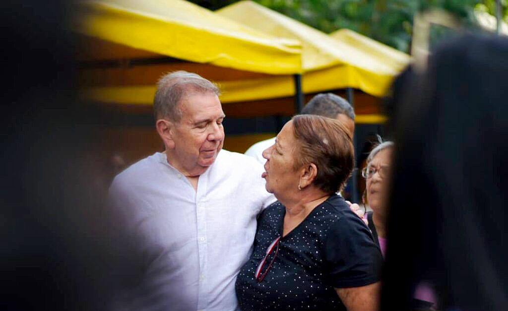 Edmundo González se reunió con comerciantes de Chacao