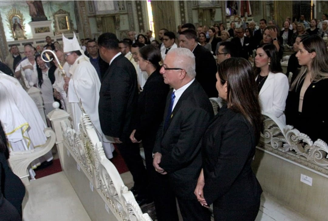 Monseñor Roberto Lückert León