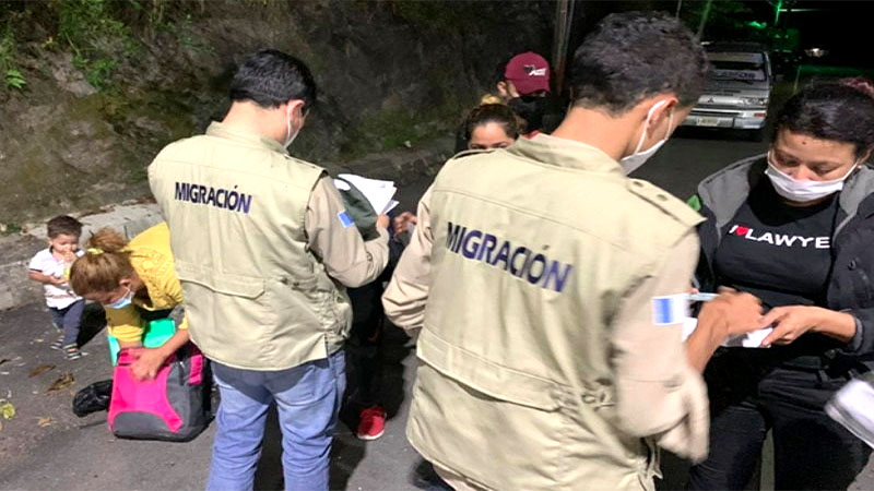 Migrantes esperan que Guatemala los acepte como refugiados