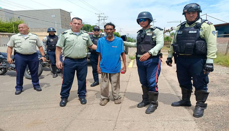 ncionarios de PoliLagunillas del estado Zulia atendieron a un sexagenario en situación de vulnerabilidad durante la tarde de este miércoles 12 de junio de 2024.