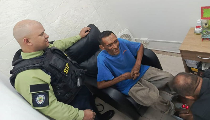ncionarios de PoliLagunillas del estado Zulia atendieron a un sexagenario en situación de vulnerabilidad durante la tarde de este miércoles 12 de junio de 2024.
