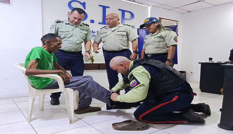ncionarios de PoliLagunillas del estado Zulia atendieron a un sexagenario en situación de vulnerabilidad durante la tarde de este miércoles 12 de junio de 2024.