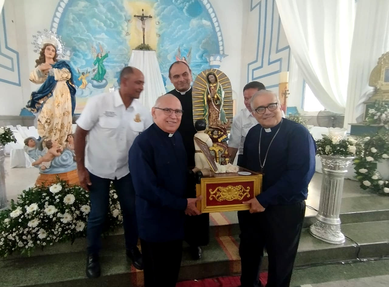 Restos de Monseñor Lückert reposan la iglesia de La Asunción