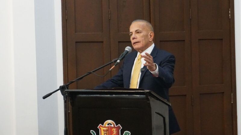 Rosales abanderó a las delegaciones que representarán a Venezuela en el Latinoamericano de Pequeñas Ligas