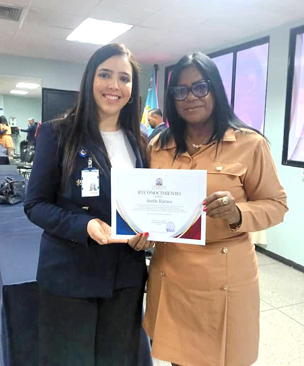 URBE entregó reconocimientos a periodistas