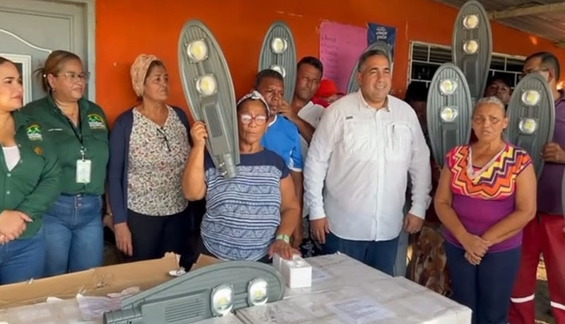 Los vecinos del sector Curva del Indio, parroquia Rafael Urdaneta, se mostraron contentos y agradecidos por el aporte social, en materia de servicio público, realizado por el alcalde Ing. Jhon Ziccardi a esta importante comunidad. 