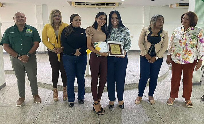 Alcaldía de Valmore Rodríguez entregó reconocimientos a comunicadores y medios