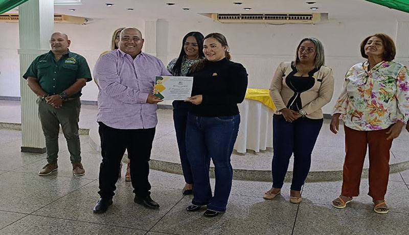 Alcaldía de Valmore Rodríguez entregó reconocimientos a comunicadores y medios