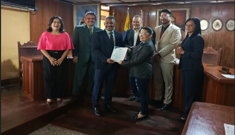 Concejo Municipal de Valmore Rodríguez homenajeó a los periodistas en su día