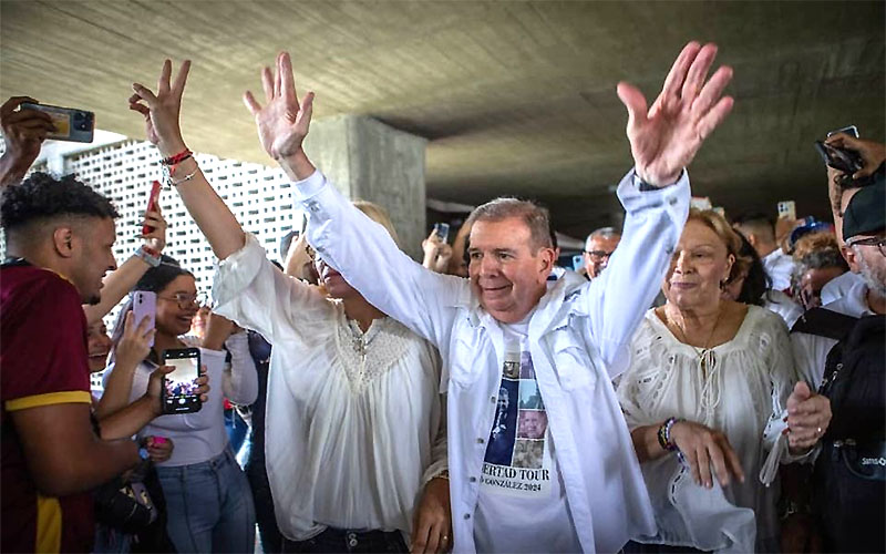 Edmundo González desde la UCV