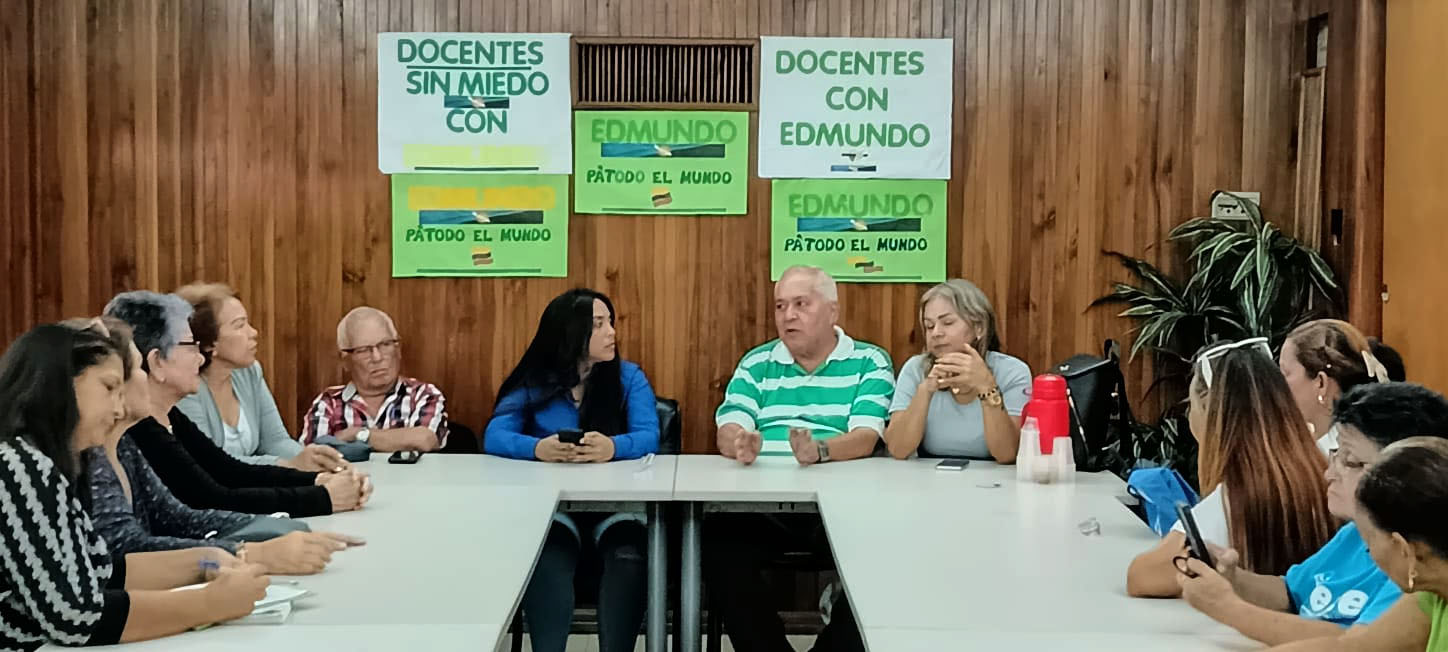 Educadores con Edmundo González Valmore