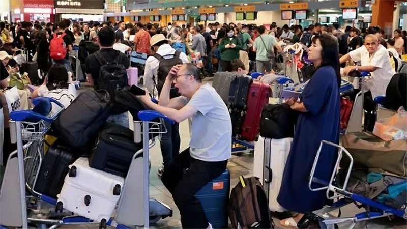 Falla de Microsoft provocó cierres cancelaciones y retrasos en el sector aéreo mundial