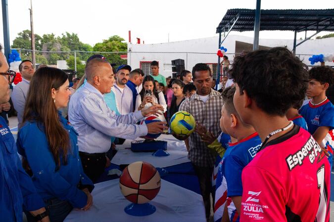 Gobernador Rosales inauguró simultáneamente espacios deportivos y culturales en Maracaibo, Mara y Baralt (3)