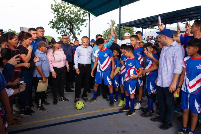 Gobernador Rosales inauguró simultáneamente espacios deportivos y culturales en Maracaibo, Mara y Baralt (4)