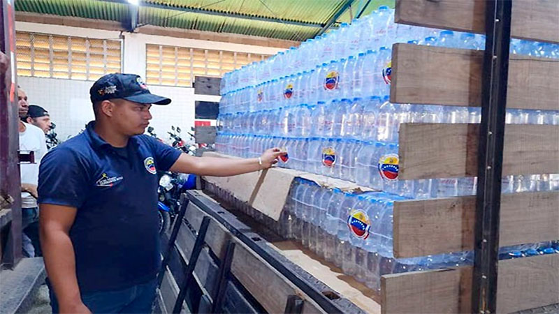 Gobierno entrega ayuda a afectados por huracán Beryl en Cumanacoa