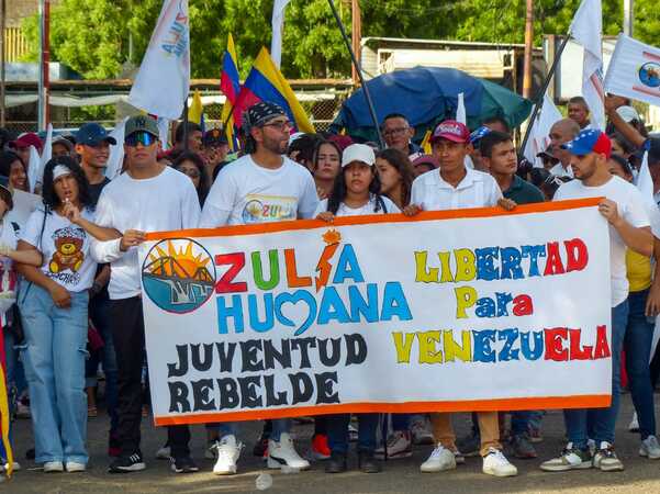 Multitudinaria marcha realizó Zulia Humana por Edmundo González en Maracaibo (2)