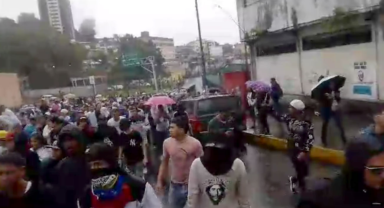 Sectores populares de Caracas salieron a protestar 