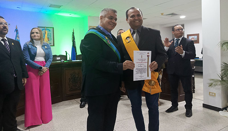 Sesión por el Día del Periodista 2024 en Lagunillas