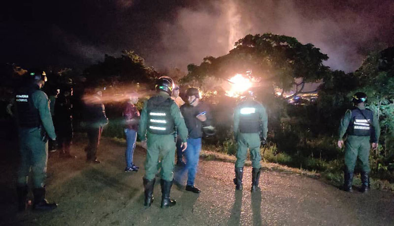 Una explosión de tubería de gas en Anzoátegui alertó a la comunidad cuando escucharon el fuerte estruendo y la proliferación de las llamas. 