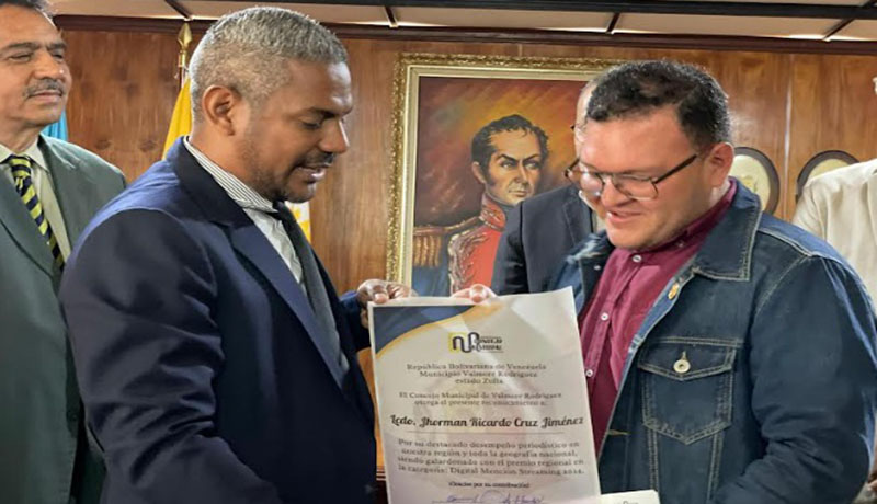 Concejo Municipal de Valmore Rodríguez homenajeó a los periodistas en su día