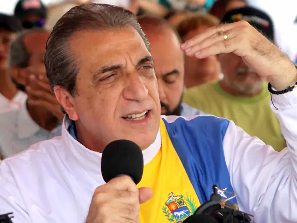 Denuncian detención de Biagio Pilieri y su hijo 