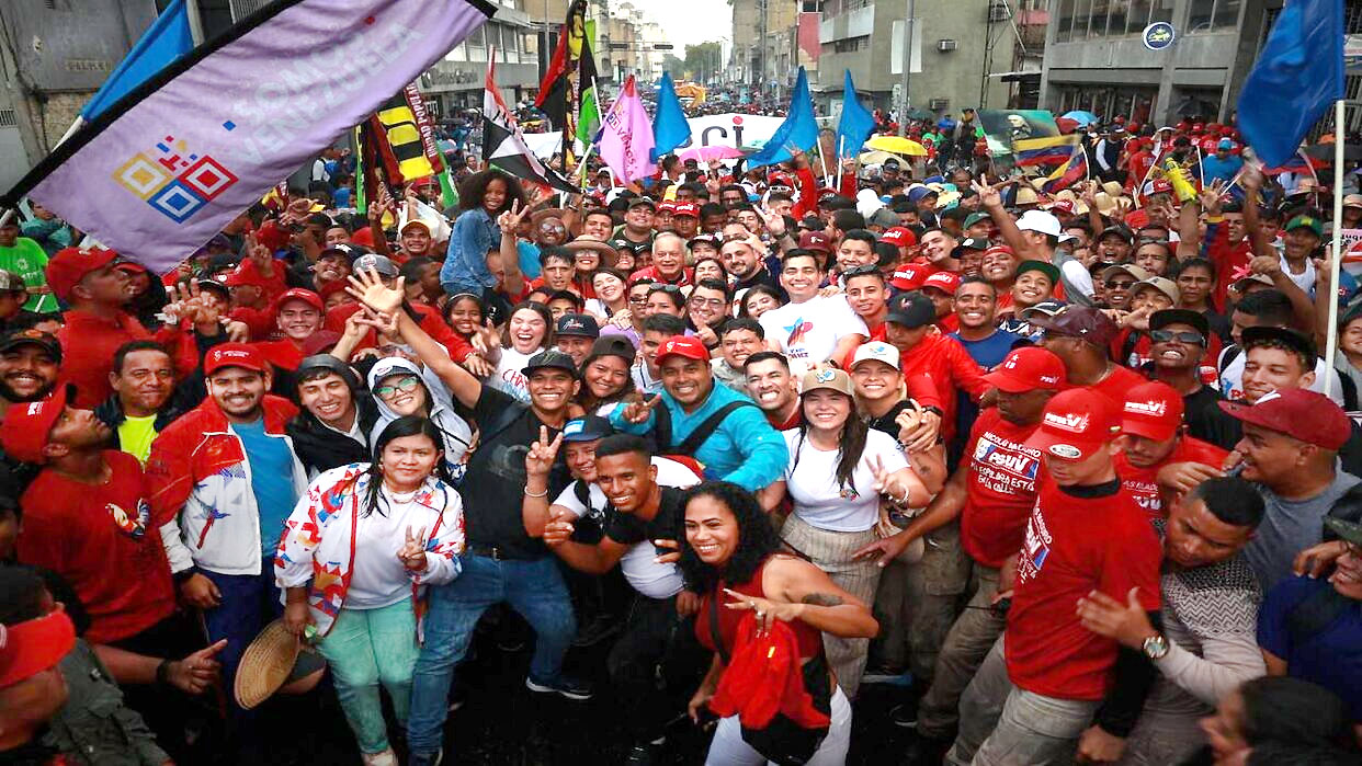 Más de 10 mil motorizados apoyo a Nicolás Maduro