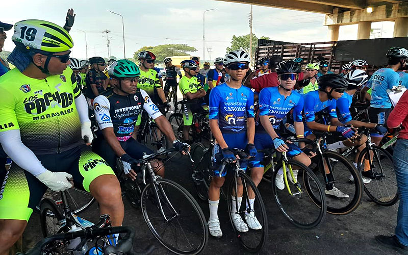 Realizan encuentro de ciclismo en la carretera Lara Zulia
