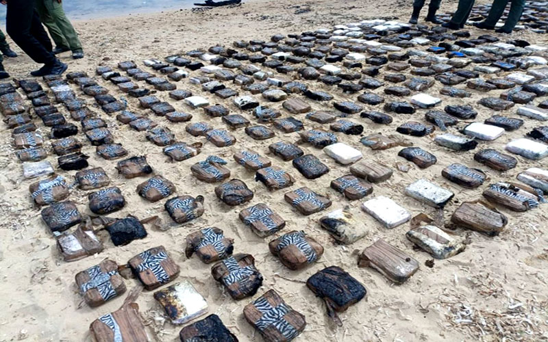 Un narco murió y se incautaron 1223 panelas de drogas en  Falcón