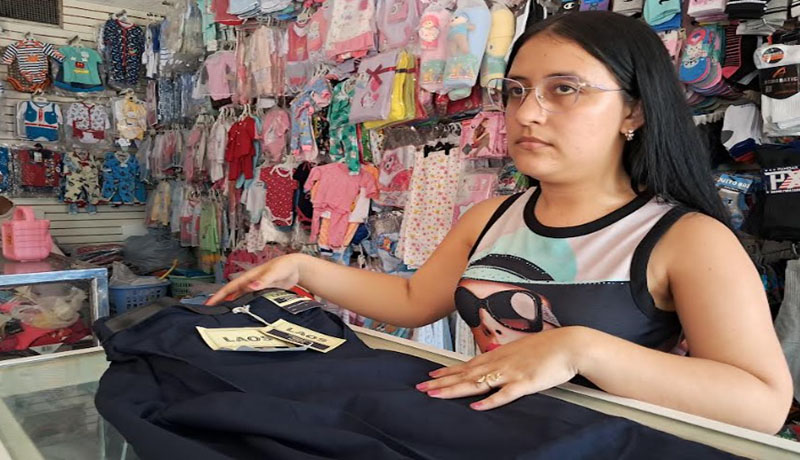 Los diferentes comercios de Lagunillas del estado Zulia ya están preparados con mercancía escolar para la temporada 2024-2025.