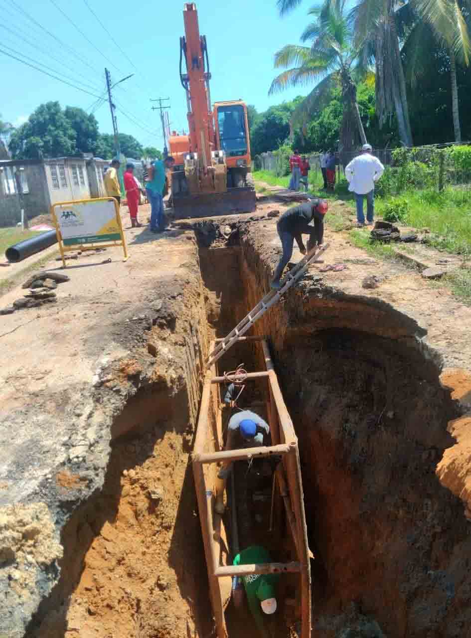 Alcalde Ziccardi atiende la red de colectores en Sabana de Machango