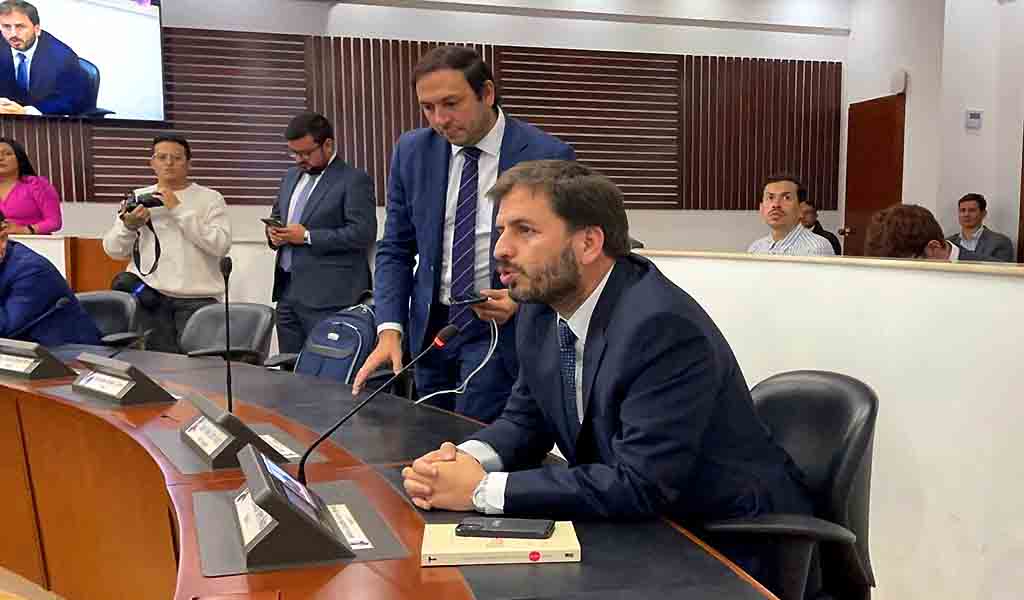 Cámara colombiana insta a Petro a reconocer a Edmundo González