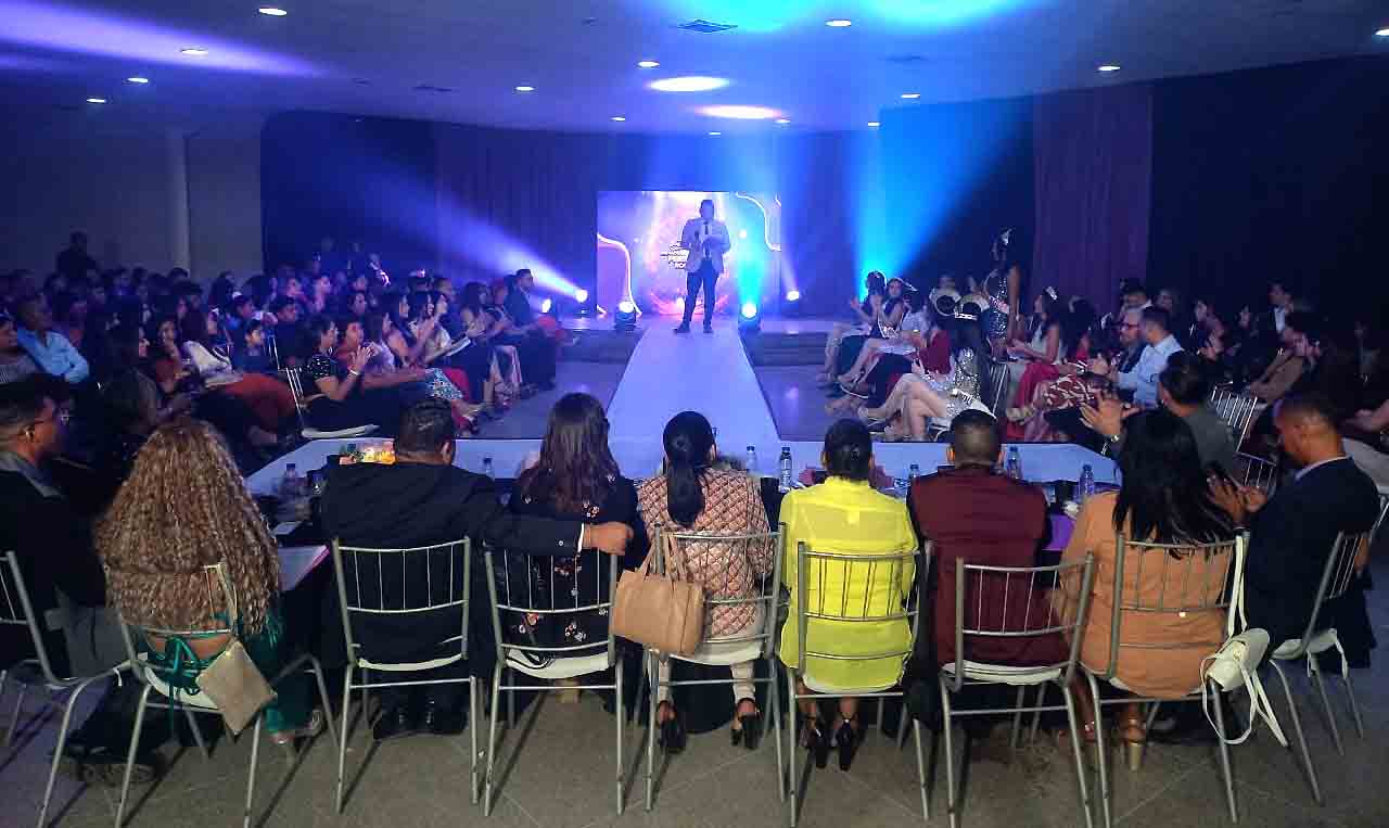 Presentación a la prensa de las candidatas al Reinado Virgen del Rosario 2024