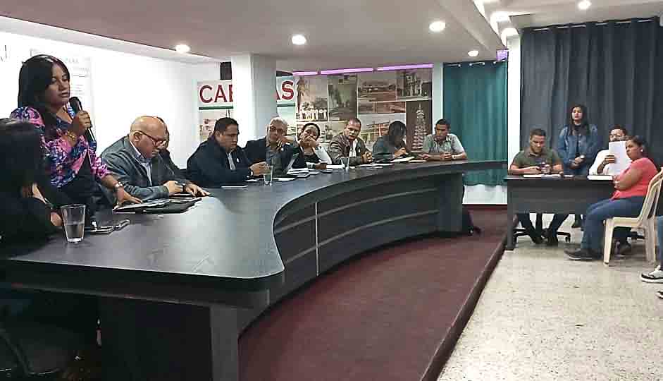 Desacuerdo el nombre "Hernán Alemán" al salón de Sesiones 